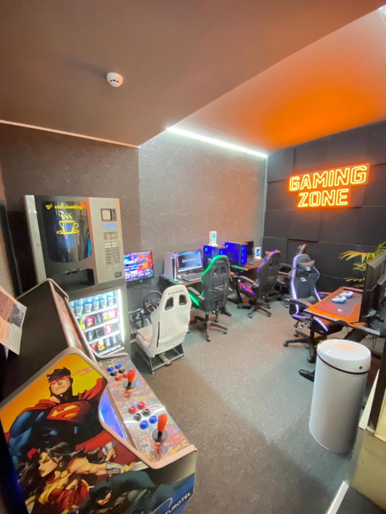 Futurotel Space Hostal Granada