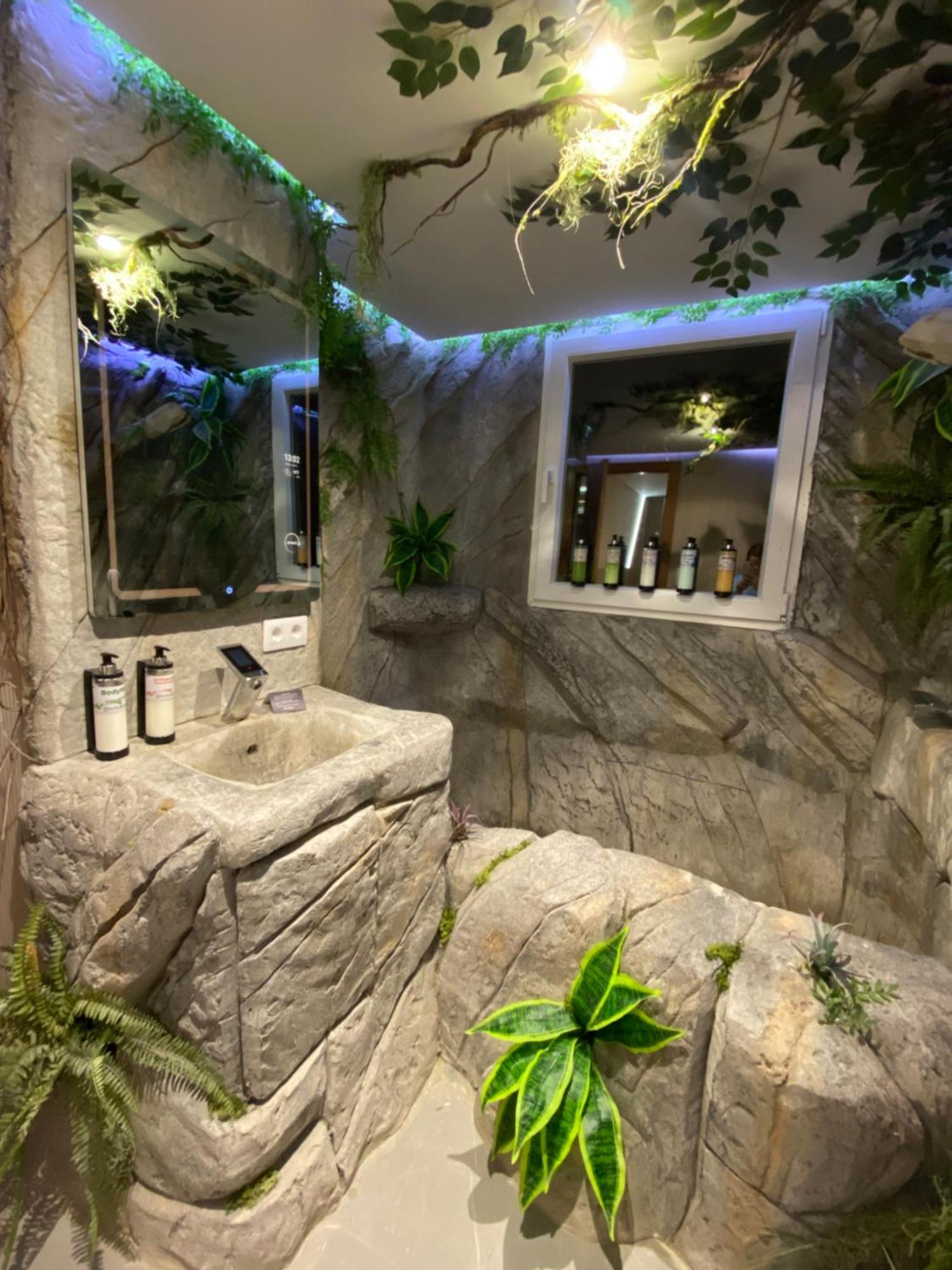 Futurotel Space Hostal